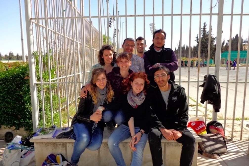 شو اخبارك؟ Da laggiù, che novità? #01. L’inizio