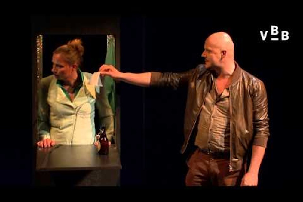 Theatre Quiz: Gewinnt Freikarten für das VBB-Stück “Der Koffer” im Stadttheater Bozen