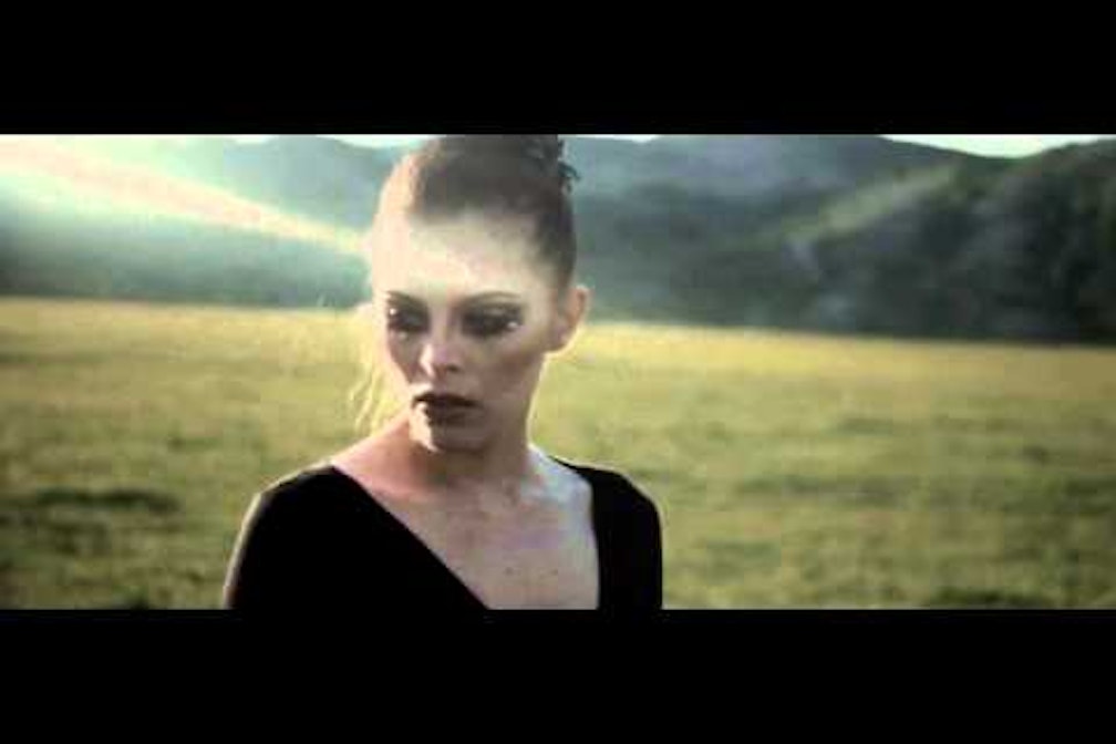 Paola Turci il 12 al Cristallo: “Sono pessimista ma credo all’utopia del camminare”