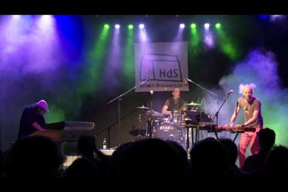 WEDNESDAY 12.12.12: Aperitif Ladin mit Chris Costa, Schmuckwerk, Mundwerk