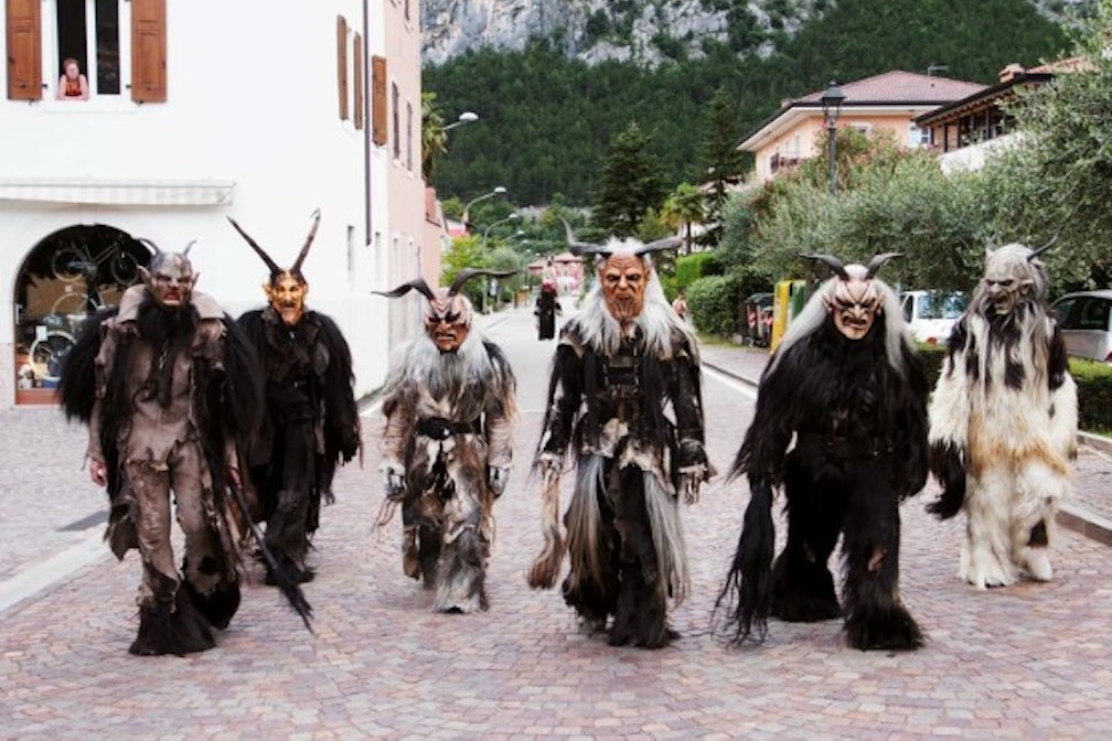 Dear Krampus, strike a pose: Franz wants you for a photo competition