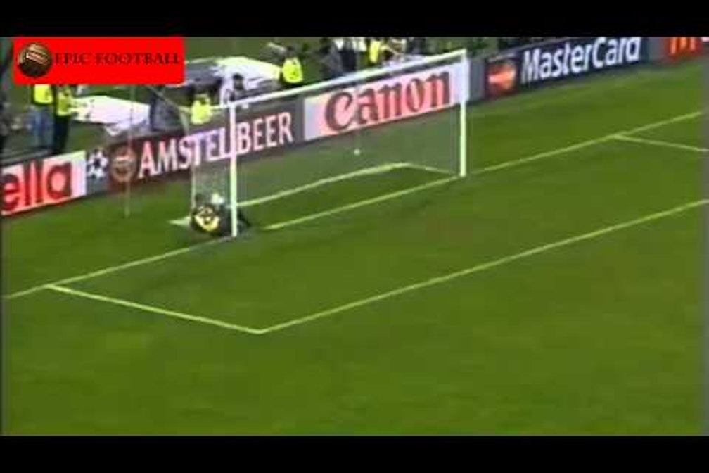 Calciare e nulla più: recensione a Sforbiciate di Fabrizio Gabrielli