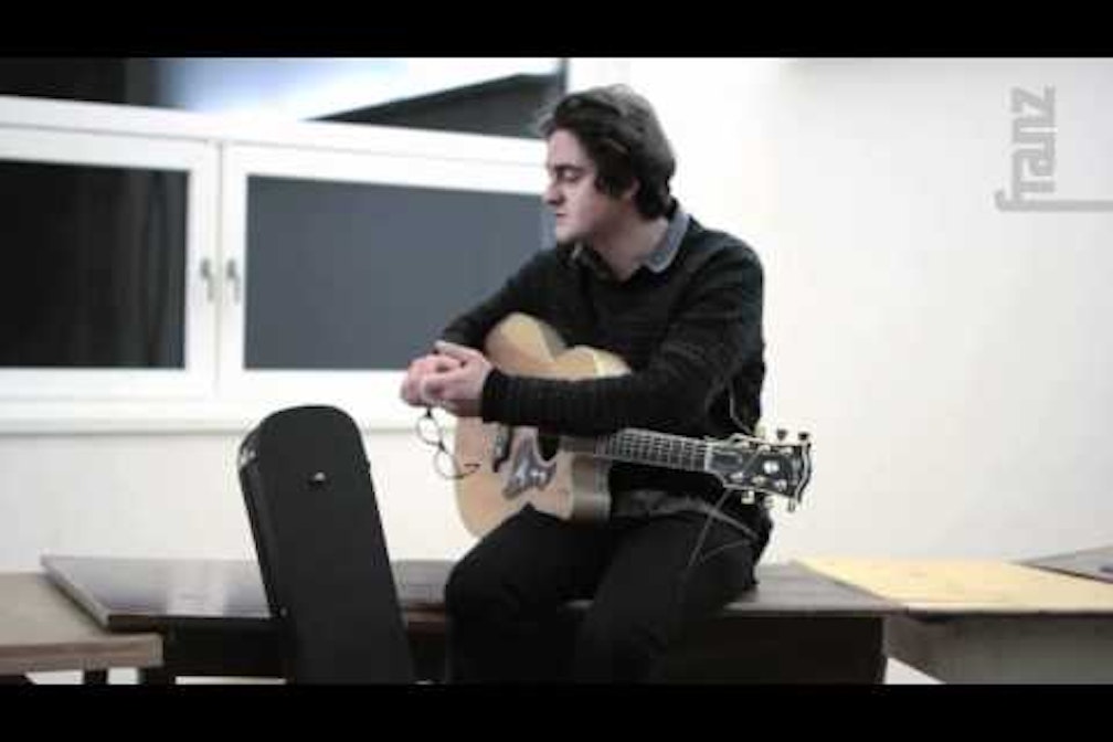 Your will against the nihil. Singer-Songwriter John Vouloir im Interview