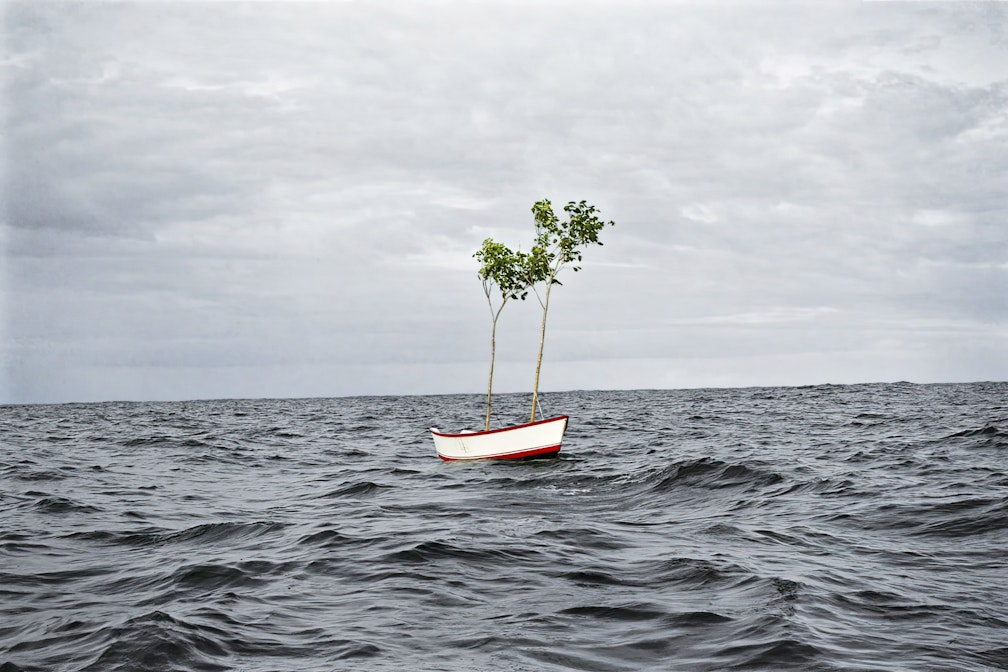 A Castel Belasi tra arte contemporanea, fotografia e copertine storiche