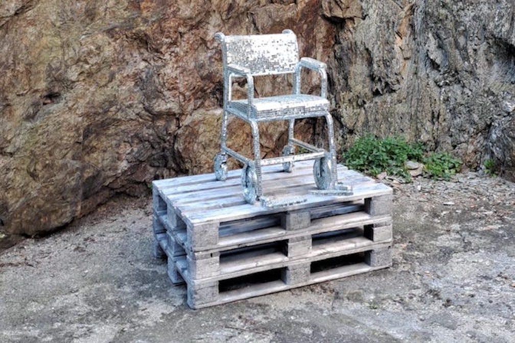 (c) Red Pill Pop-up Gallery Bruneck: (1) Wil-ma Kammerer, „Luxury Service for all“