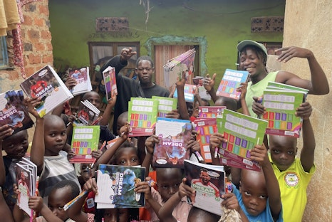 © Saul Nsubuga Charity Secondhand Markt im Werk 3