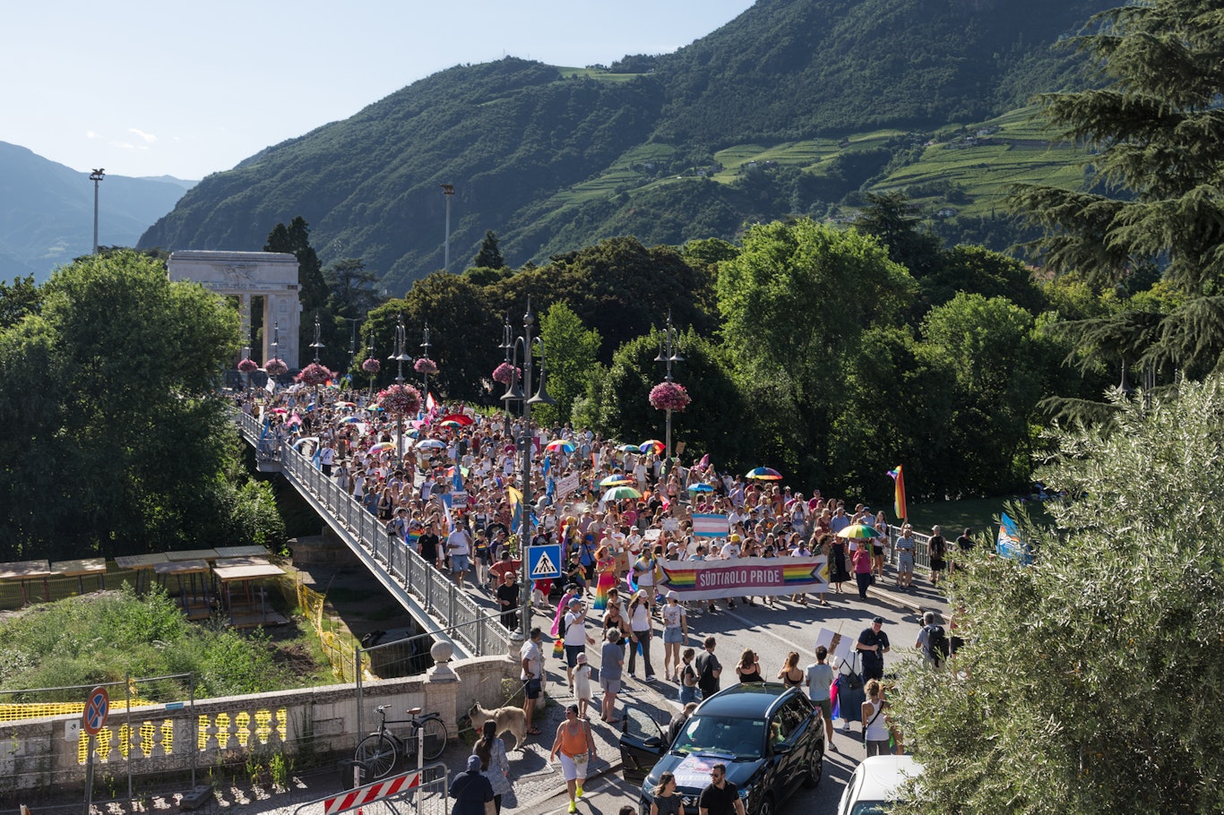 La parata del Südtirolo Pride su Ponte Talvera, © Rosario Multari/Südtirolo Pride
