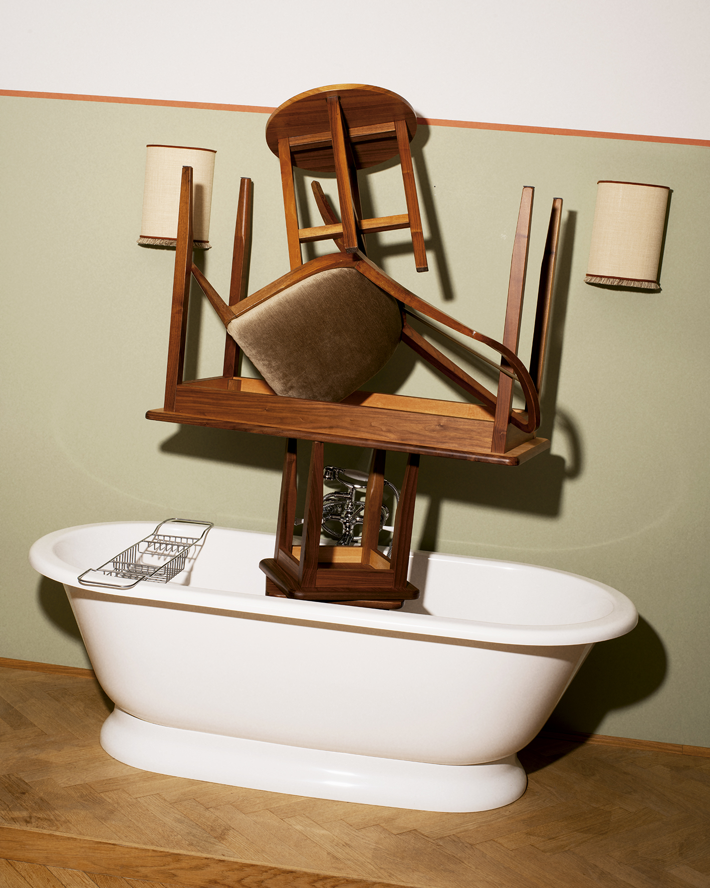 Where Moonlight Shadow Palm Trees, You Will Dream of Apple and Grapes 