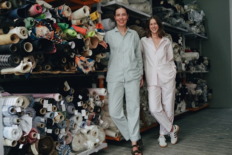 avonté-Gründerinnen Pia Egelkraut und Marlene Marx, © Nirén Mahajan Unisex-Pyjamas und Loungewear für Nacht und Tag