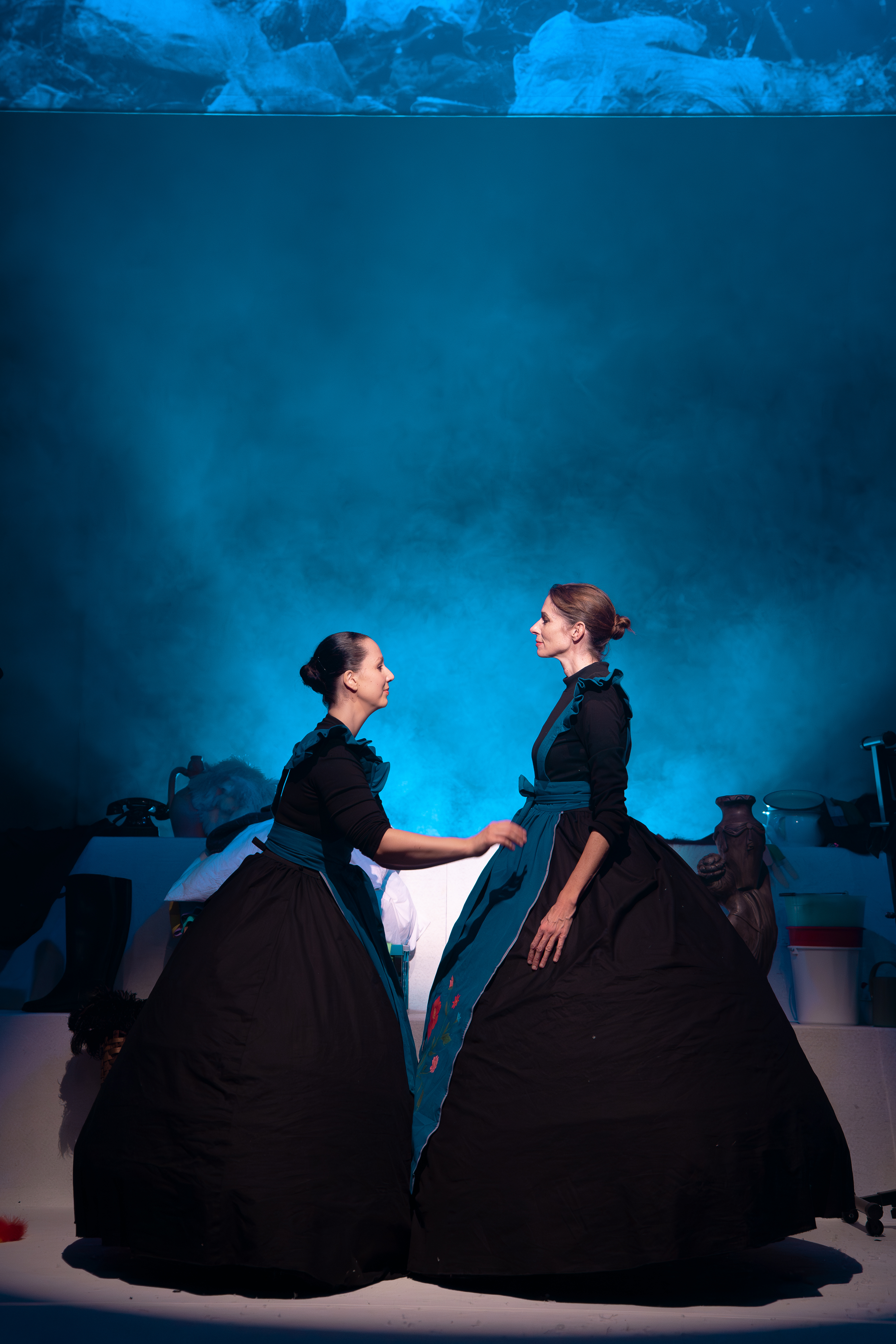 „freundliche liebe Hausfrau“