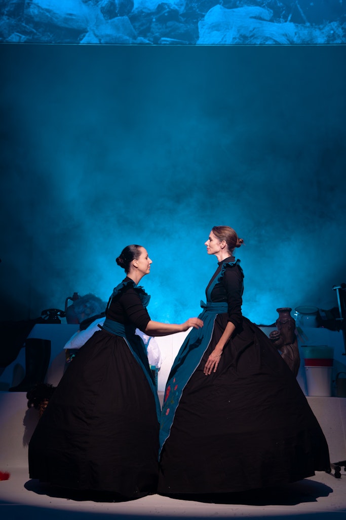 „freundliche liebe Hausfrau“