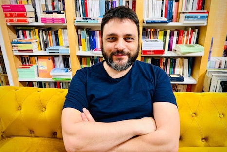 Il libraio di corso Libertà Marcello Landi, © Nuova Libreria Cappelli Oltre il “muro” del Talvera
