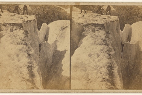Oberland Bernois. Sauvetage du guide Jean-Michel, tombe dans une crevasse du glacier inferieur de Grindelwald, le 16 Sept. 1863, © Adolphe Braun Il canto delle Mjanines