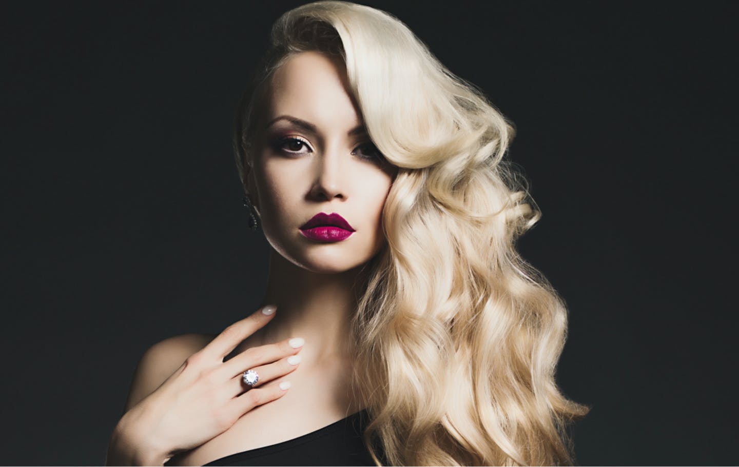 blonde woman with red lipstick