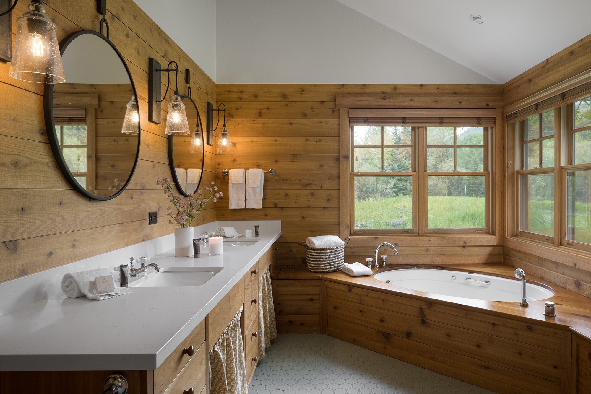 Bathroom in a cabin with a spa tub