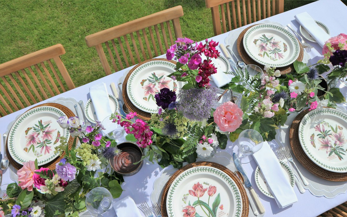 Countess Tabel 'Fresh herbs are a wonderful addition to an al fresco table,' Oibhe ...