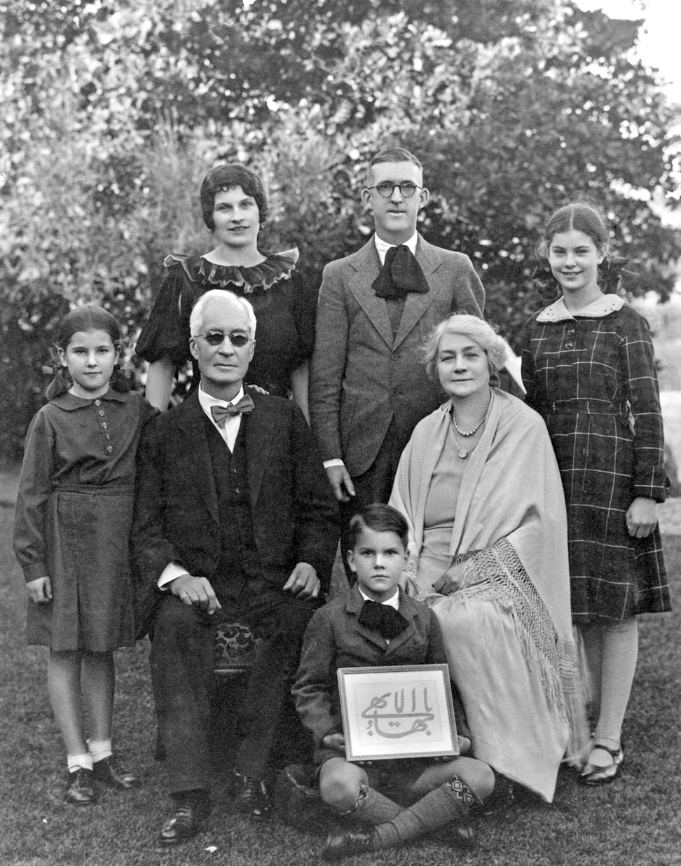 Hands of the Cause Hyde Dunn and Clara Dunn with a group of Bahá’ís in Australia, c. 1940