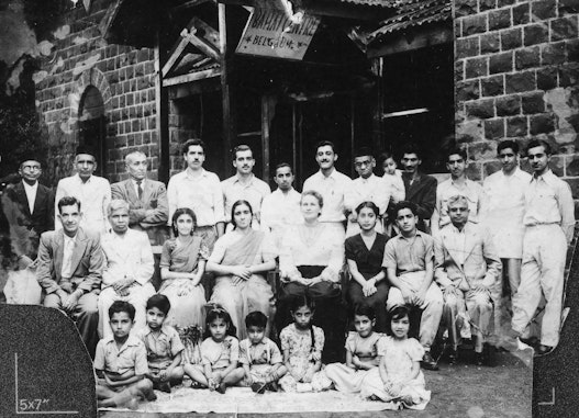 Hand of the Cause Dorothy Baker with a group of Bahá’ís at the Bahá’í Centre in Belgaum, India, 1946