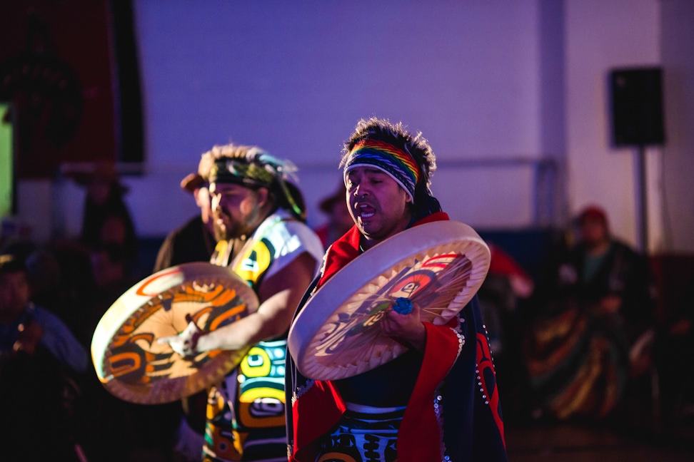 At the Aboriginal Friendship Centre in Vancouver, Canada, more than 200 participants gathered to commemorate the bicentenary with traditional indigenous dance and music.