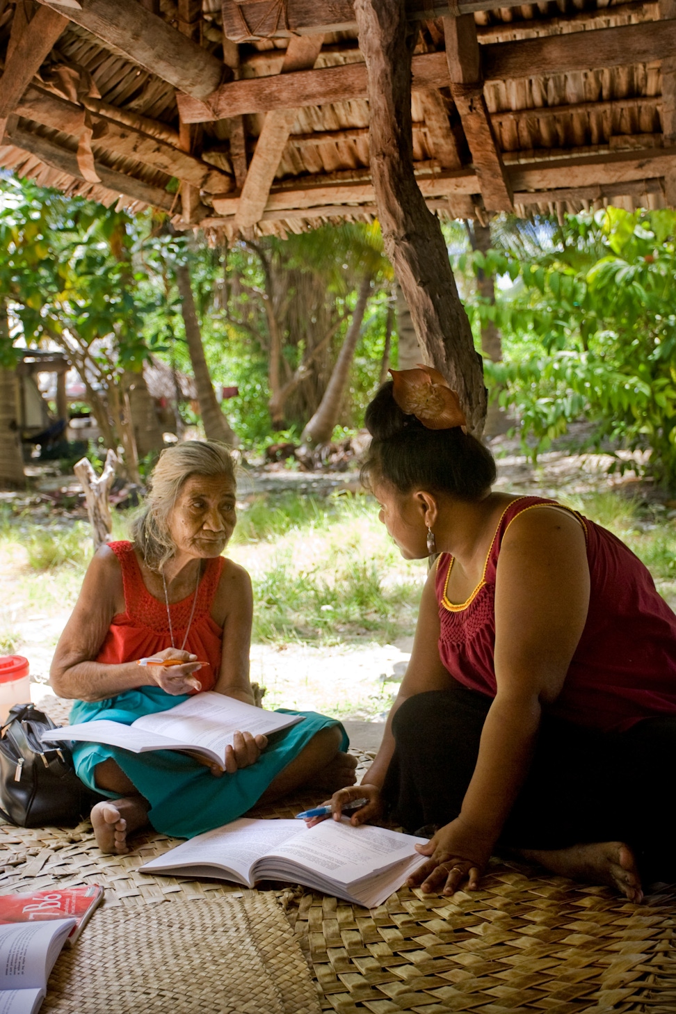 A Bahá’í study circle in South Tarawa, Kiribati