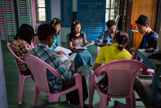 A Bahá’í study circle at the Bahá’í Centre in Daidanaw, Myanmar