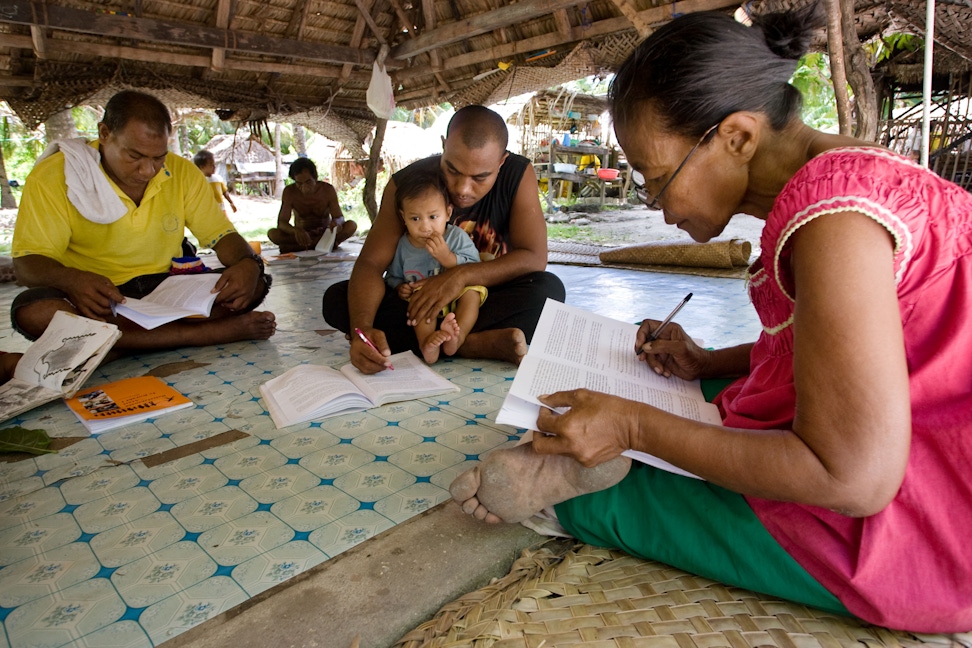 A Bahá’í study circle in South Tarawa, Kiribati