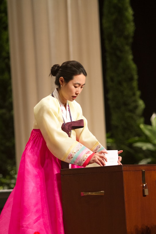 Delegate casting ballot at the 11th International Convention, Haifa, 2013