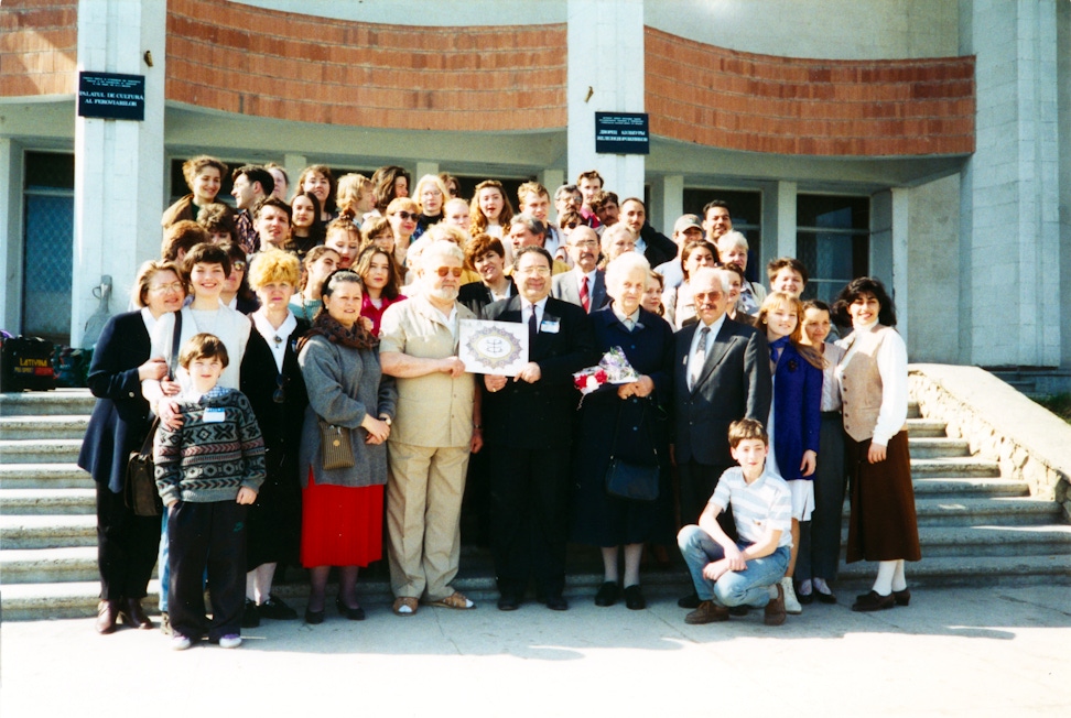 Participants of the first National Convention in Moldova, with Knight of Bahá’u’lláh Annemarie Kruger (front row), 1996