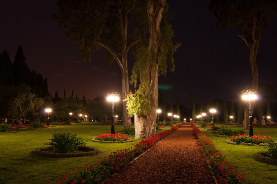 Pathway in the gardens at Bahjí