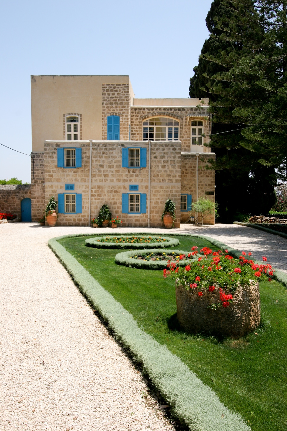 Mansion of Mazra'ih and surrounding gardens