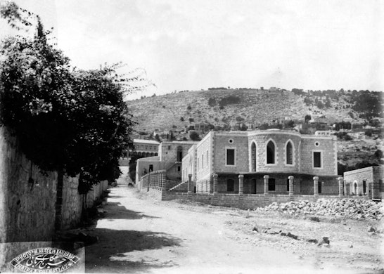 Construction of 10 Haparsim Street, c. 1922