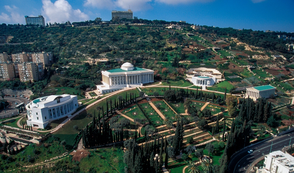 Buildings on the Arc and the Monument Gardens