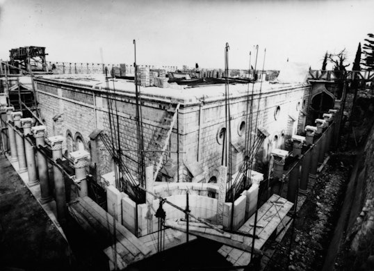 Construction of the colonnade of the Shrine of the Báb, 1950