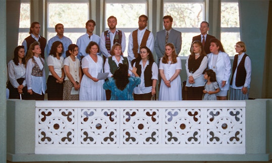 A choir sings in the Continental Bahá’í House of Worship of Australasia (Sydney, Australia), July 1996