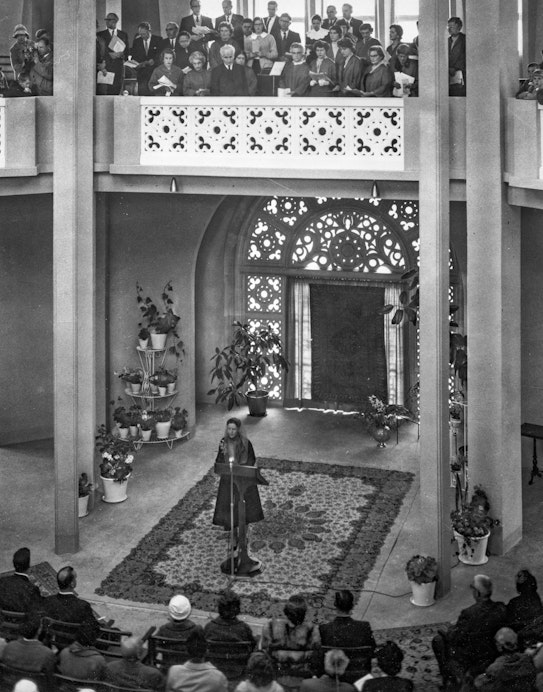 Amatu’l-Bahá Rúhíyyih Khánum speaking at the Dedication of the Continental Bahá’í House of Worship of Australasia (Sydney, Australia), 16 September 1961