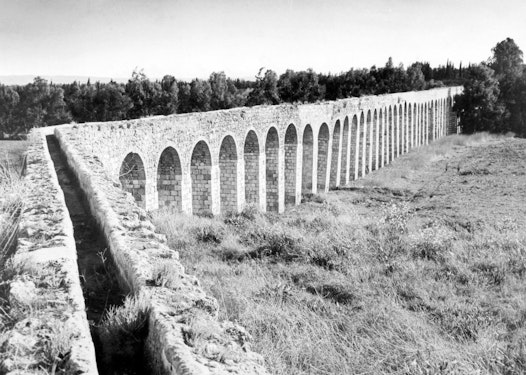 The aqueduct to carry water to ‘Akká was built in about 1815 to replace an earlier one destroyed by Napoleon. By the time of Bahá’u’lláh's arrival, it had fallen into disrepair, 1968