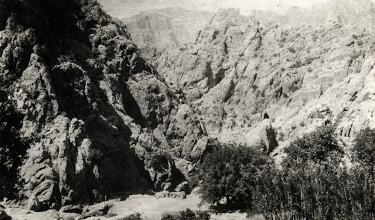 View of the mountains where Bahá’u’lláh stayed in Sulaymaniyyih, 1940