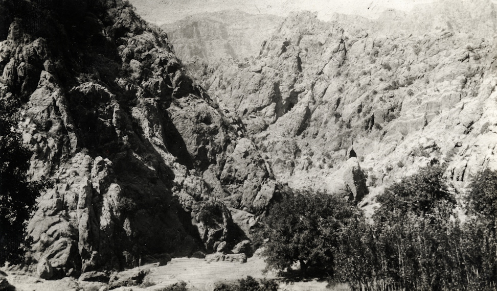 View of the mountains where Bahá’u’lláh stayed in Sulaymaniyyih, 1940