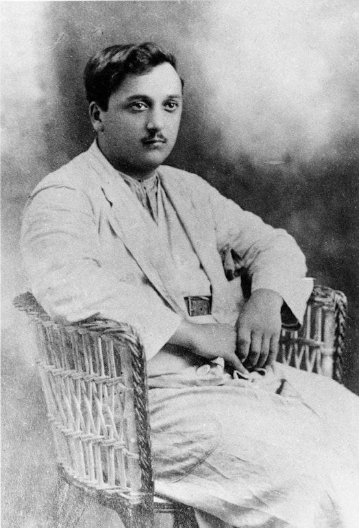 Photograph of Shoghi Effendi taken in 1919