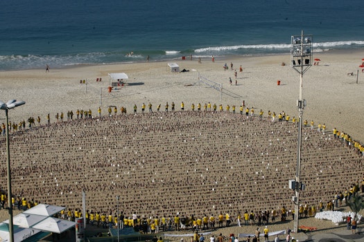 A campaign in Rio de Janeiro, Brazil to raise awareness about the Yaran, seven Baha'i leaders imprisoned in Iran