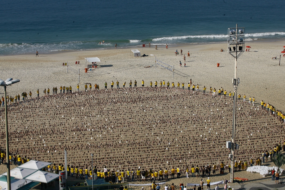 A campaign in Rio de Janeiro, Brazil to raise awareness about the Yaran, seven Baha'i leaders imprisoned in Iran