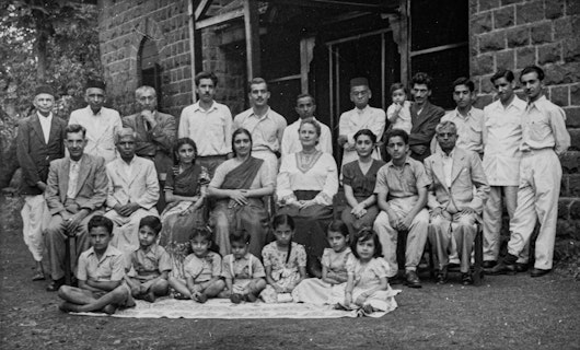 Hand of the Cause Dorothy Baker with a group of Bahá’ís at the Bahá’í Centre in Belgaum, India, 1953