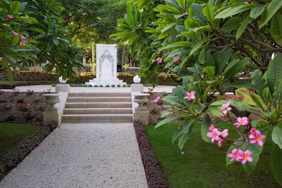 Pathway and stairs leading to the Resting Place of Rúhíyyih Khánum 
