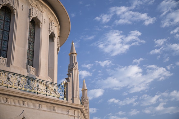 View of the Shrine of the Báb and its balustrade 
