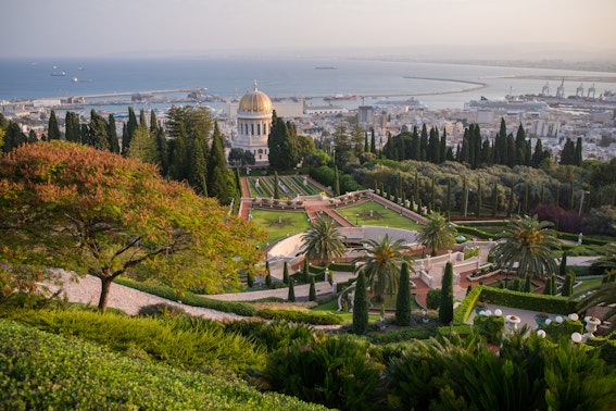 The upper terraces and the Shrine of the Báb, with the Bay of Haifa in view 