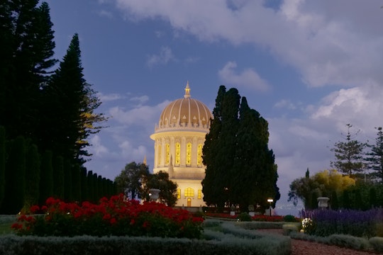 Shrine of the Báb at night 