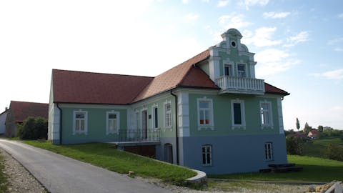 Tušakova vila