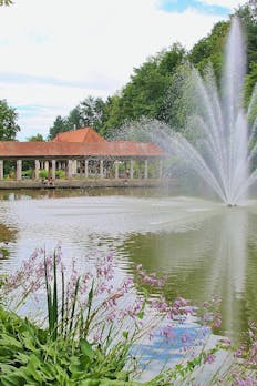 Mestni park s tremi ribniki