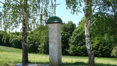 Kužno znamenje iz leta 1637 (Pomorski križ)