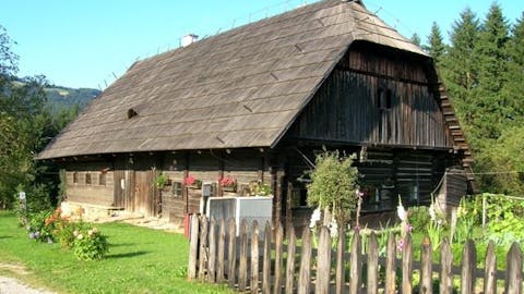 Ladejenkovo, the oldest house in Lovrenc, is 500 years old.